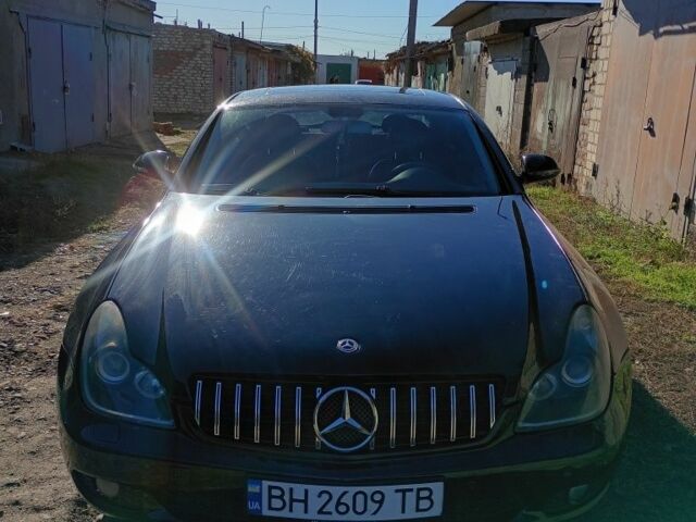 Черный Мерседес CLS серия, объемом двигателя 3.5 л и пробегом 270 тыс. км за 10000 $, фото 1 на Automoto.ua