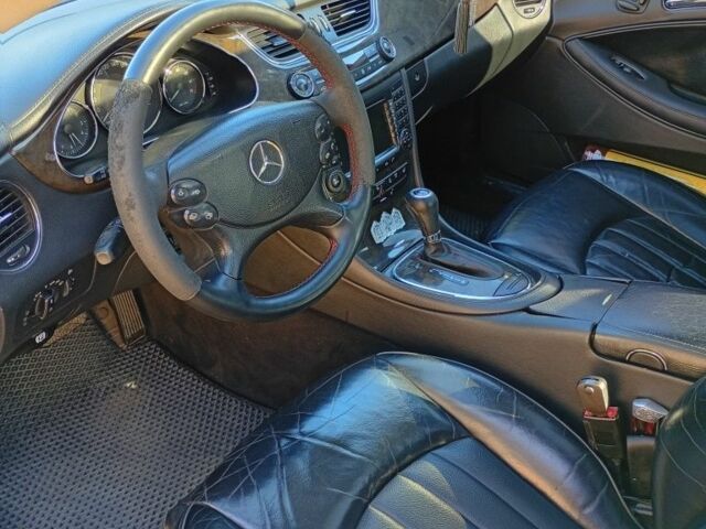 Черный Мерседес CLS серия, объемом двигателя 3.5 л и пробегом 270 тыс. км за 10000 $, фото 7 на Automoto.ua