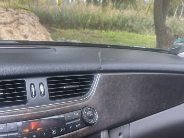 Чорний Мерседес CLS серия, об'ємом двигуна 3.5 л та пробігом 365 тис. км за 8850 $, фото 5 на Automoto.ua