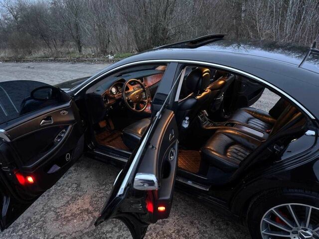 Черный Мерседес CLS серия, объемом двигателя 3.5 л и пробегом 432 тыс. км за 8900 $, фото 16 на Automoto.ua
