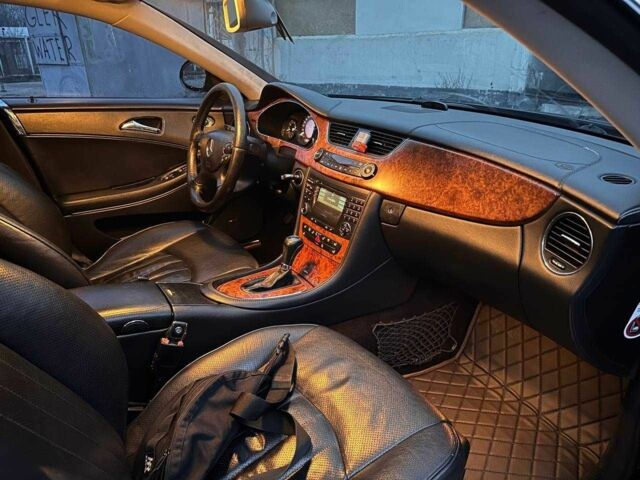 Черный Мерседес CLS серия, объемом двигателя 3.5 л и пробегом 432 тыс. км за 8900 $, фото 13 на Automoto.ua