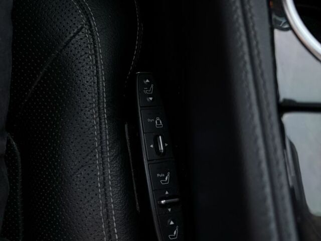 Черный Мерседес CLS серия, объемом двигателя 4.7 л и пробегом 253 тыс. км за 20000 $, фото 16 на Automoto.ua