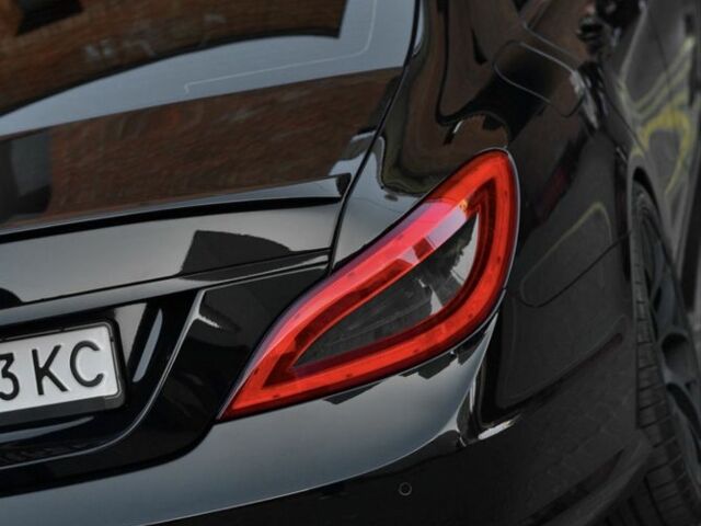 Черный Мерседес CLS серия, объемом двигателя 4.7 л и пробегом 253 тыс. км за 20000 $, фото 5 на Automoto.ua