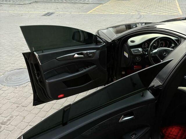 Черный Мерседес CLS серия, объемом двигателя 4.7 л и пробегом 253 тыс. км за 20000 $, фото 10 на Automoto.ua