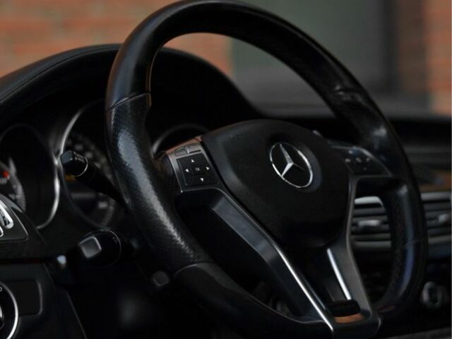 Черный Мерседес CLS серия, объемом двигателя 4.7 л и пробегом 253 тыс. км за 20000 $, фото 14 на Automoto.ua