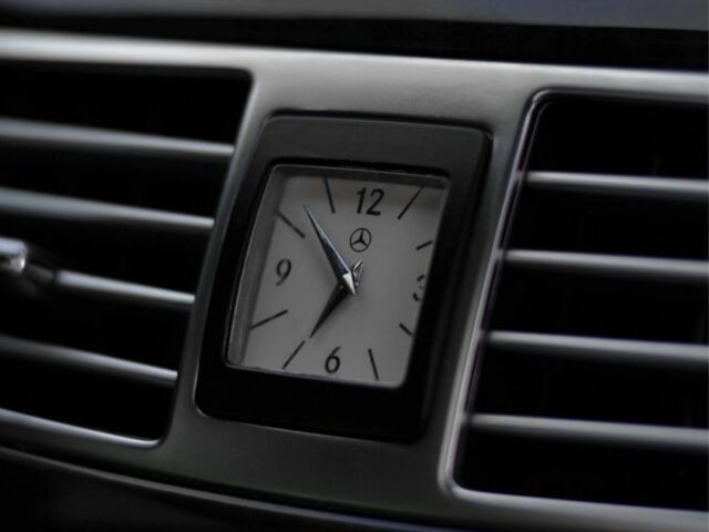 Черный Мерседес CLS серия, объемом двигателя 4.7 л и пробегом 253 тыс. км за 20000 $, фото 18 на Automoto.ua