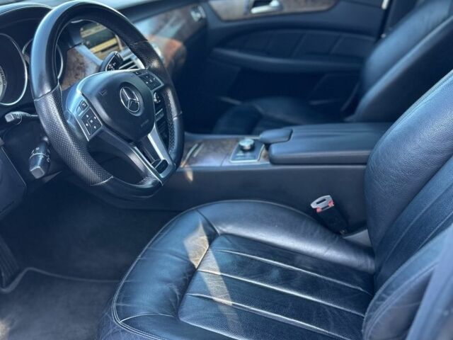 Черный Мерседес CLS серия, объемом двигателя 2.1 л и пробегом 280 тыс. км за 20800 $, фото 21 на Automoto.ua