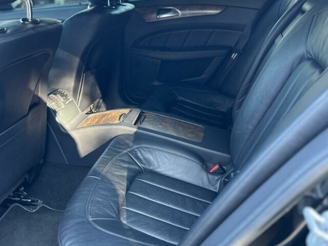 Черный Мерседес CLS серия, объемом двигателя 2.1 л и пробегом 280 тыс. км за 20800 $, фото 18 на Automoto.ua