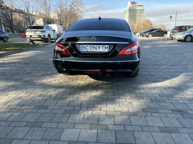 Черный Мерседес CLS серия, объемом двигателя 2.1 л и пробегом 280 тыс. км за 20800 $, фото 14 на Automoto.ua