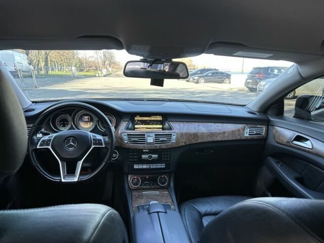 Черный Мерседес CLS серия, объемом двигателя 2.1 л и пробегом 280 тыс. км за 20800 $, фото 19 на Automoto.ua