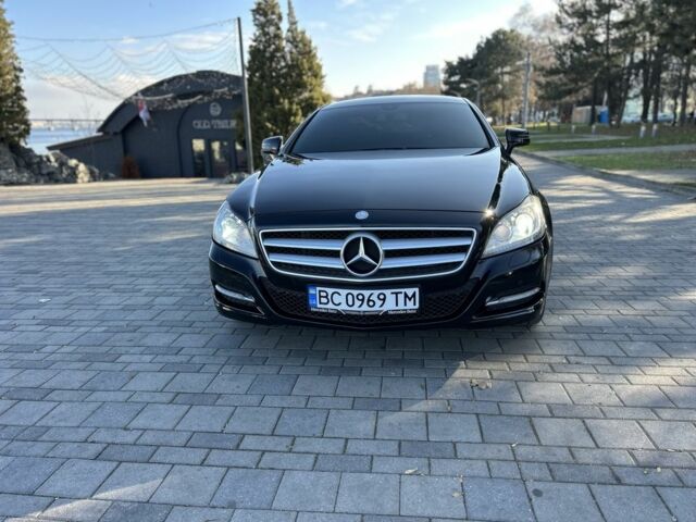 Черный Мерседес CLS серия, объемом двигателя 2.1 л и пробегом 280 тыс. км за 20800 $, фото 8 на Automoto.ua