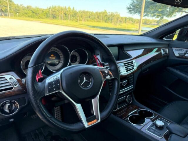 Черный Мерседес CLS серия, объемом двигателя 4.7 л и пробегом 94 тыс. км за 6400 $, фото 10 на Automoto.ua