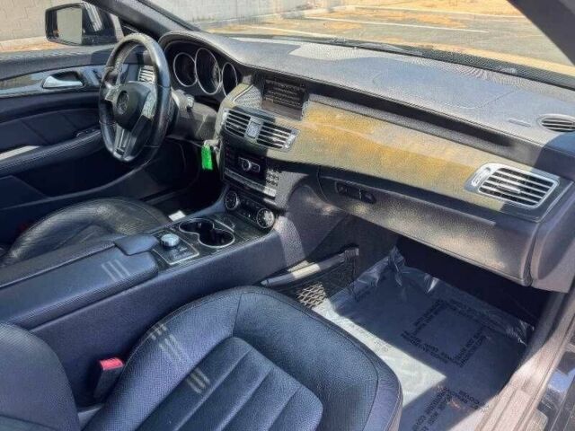 Чорний Мерседес CLS серия, об'ємом двигуна 4.7 л та пробігом 132 тис. км за 8900 $, фото 8 на Automoto.ua