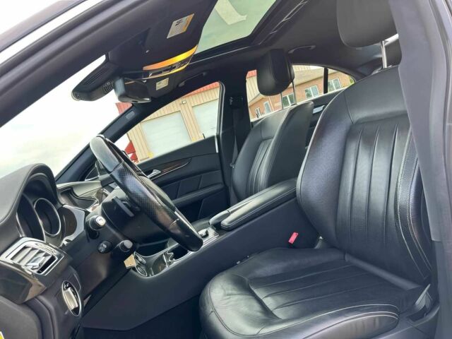 Черный Мерседес CLS серия, объемом двигателя 4.7 л и пробегом 83 тыс. км за 7500 $, фото 10 на Automoto.ua