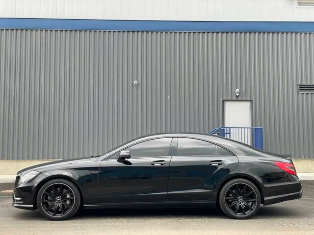 Черный Мерседес CLS серия, объемом двигателя 4.7 л и пробегом 83 тыс. км за 6700 $, фото 3 на Automoto.ua