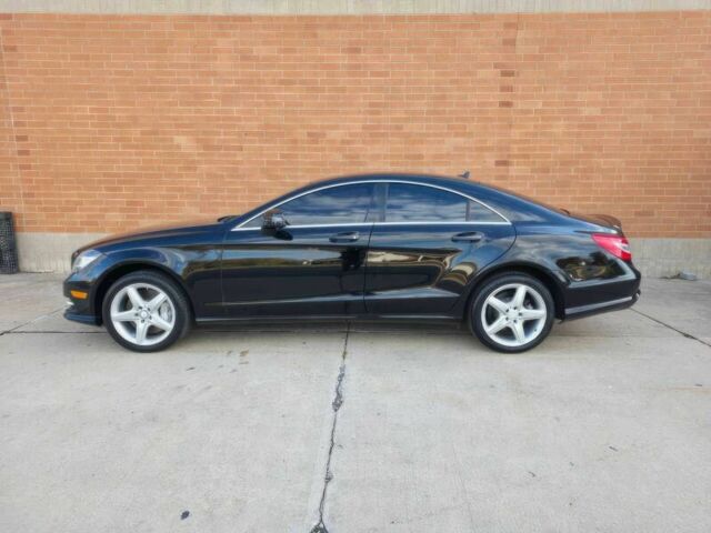 Черный Мерседес CLS серия, объемом двигателя 4.7 л и пробегом 86 тыс. км за 10000 $, фото 4 на Automoto.ua