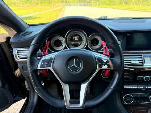 Черный Мерседес CLS серия, объемом двигателя 4.7 л и пробегом 94 тыс. км за 6400 $, фото 11 на Automoto.ua