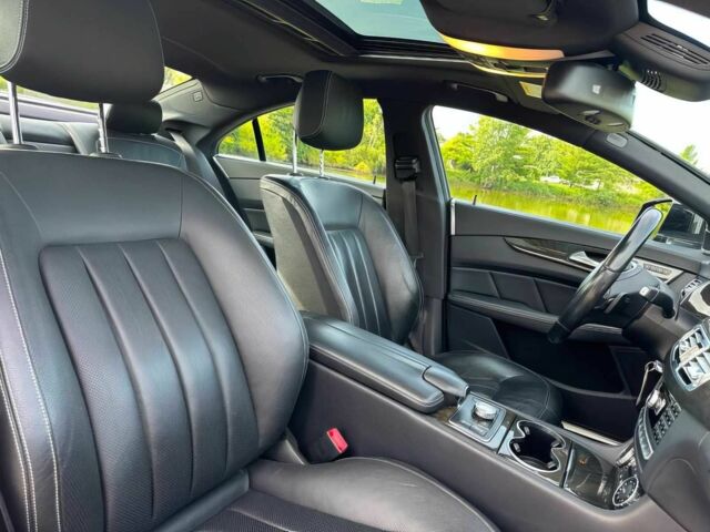 Черный Мерседес CLS серия, объемом двигателя 4.7 л и пробегом 83 тыс. км за 7500 $, фото 9 на Automoto.ua