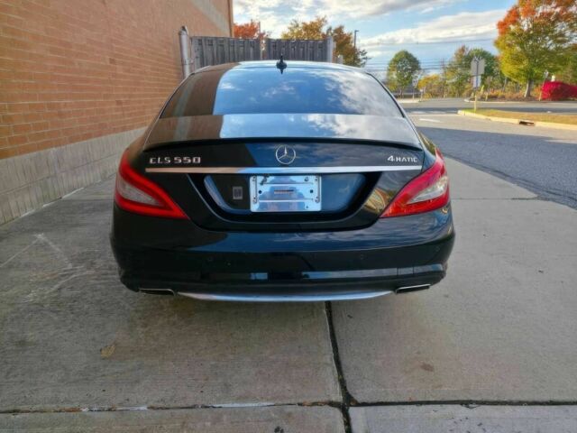 Черный Мерседес CLS серия, объемом двигателя 4.7 л и пробегом 86 тыс. км за 10000 $, фото 6 на Automoto.ua