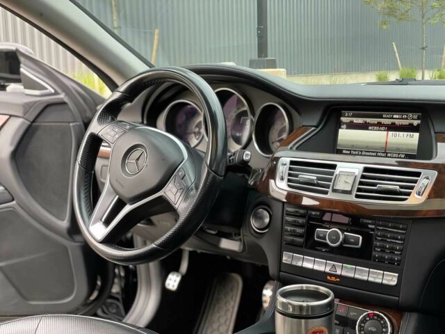 Черный Мерседес CLS серия, объемом двигателя 4.7 л и пробегом 83 тыс. км за 6700 $, фото 8 на Automoto.ua
