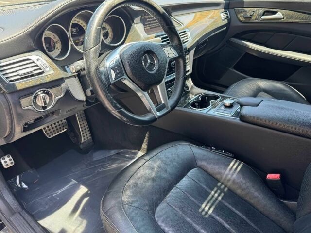 Черный Мерседес CLS серия, объемом двигателя 4.7 л и пробегом 83 тыс. км за 6000 $, фото 8 на Automoto.ua
