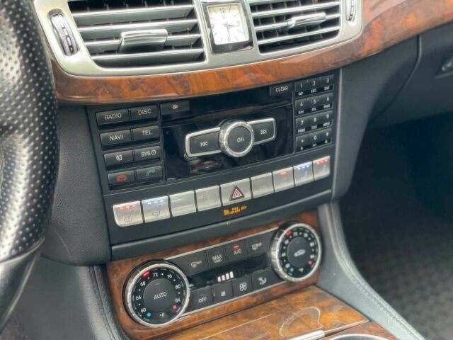 Черный Мерседес CLS серия, объемом двигателя 4.7 л и пробегом 83 тыс. км за 6700 $, фото 9 на Automoto.ua