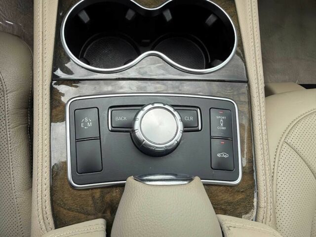 Чорний Мерседес CLS серия, об'ємом двигуна 4.7 л та пробігом 84 тис. км за 6000 $, фото 14 на Automoto.ua