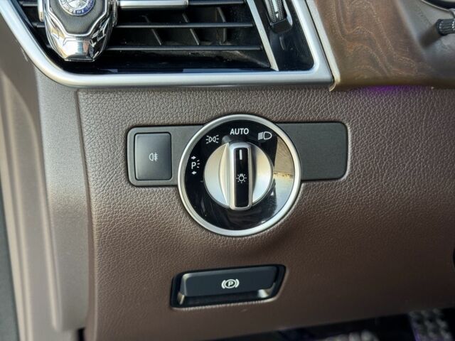 Черный Мерседес CLS серия, объемом двигателя 3 л и пробегом 198 тыс. км за 39999 $, фото 9 на Automoto.ua