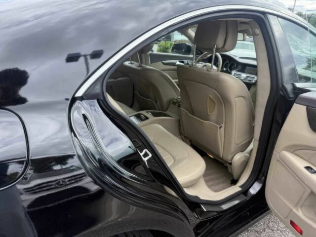Черный Мерседес CLS серия, объемом двигателя 4.7 л и пробегом 83 тыс. км за 10000 $, фото 12 на Automoto.ua