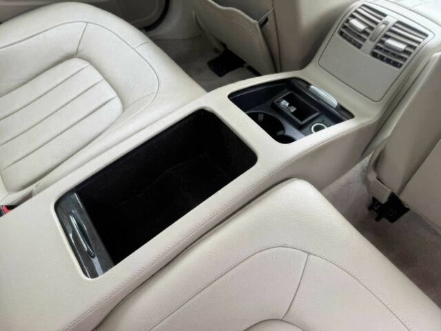 Черный Мерседес CLS серия, объемом двигателя 4.7 л и пробегом 83 тыс. км за 10000 $, фото 11 на Automoto.ua