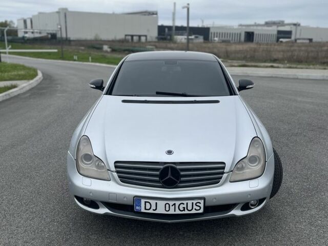 Серый Мерседес CLS серия, объемом двигателя 3 л и пробегом 400 тыс. км за 5300 $, фото 6 на Automoto.ua