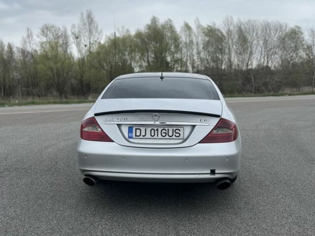 Серый Мерседес CLS серия, объемом двигателя 3 л и пробегом 400 тыс. км за 5300 $, фото 4 на Automoto.ua