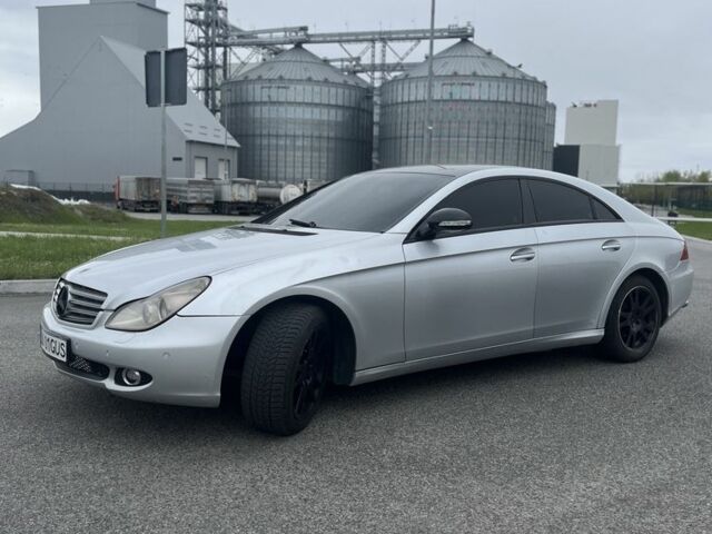 Серый Мерседес CLS серия, объемом двигателя 3 л и пробегом 400 тыс. км за 5300 $, фото 5 на Automoto.ua