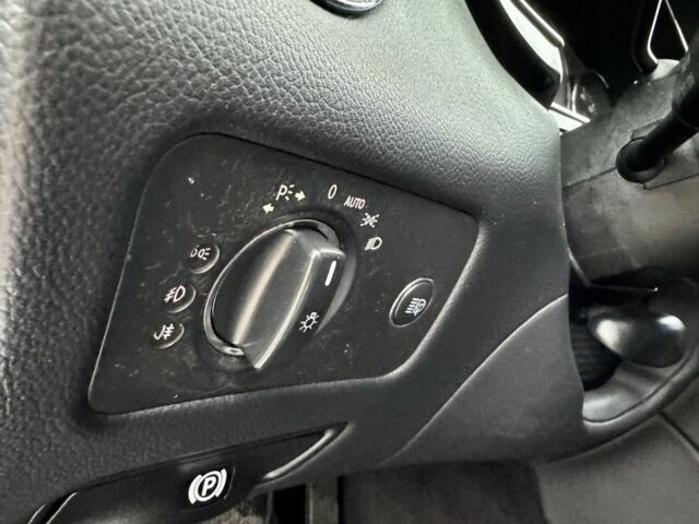 Серый Мерседес CLS серия, объемом двигателя 3.5 л и пробегом 187 тыс. км за 6999 $, фото 14 на Automoto.ua