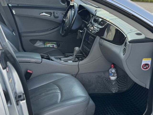 Серый Мерседес CLS серия, объемом двигателя 3.5 л и пробегом 224 тыс. км за 8500 $, фото 4 на Automoto.ua