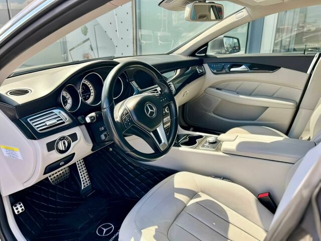 Серый Мерседес CLS серия, объемом двигателя 4.7 л и пробегом 86 тыс. км за 9500 $, фото 6 на Automoto.ua