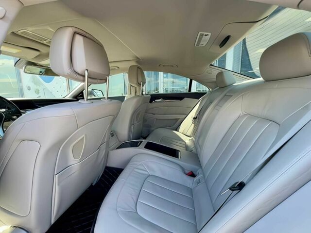Серый Мерседес CLS серия, объемом двигателя 4.7 л и пробегом 86 тыс. км за 9500 $, фото 11 на Automoto.ua