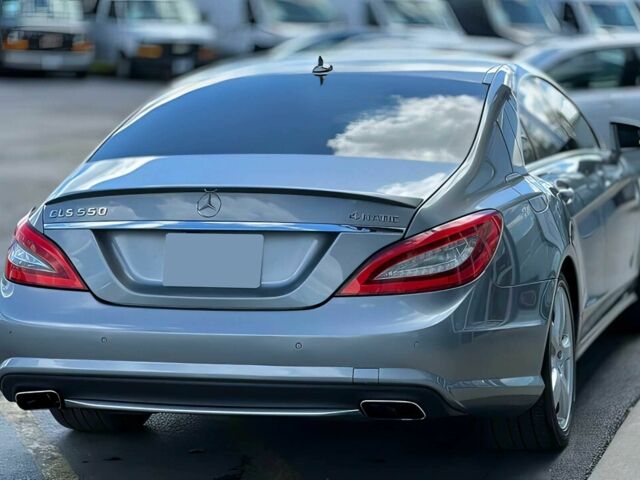Серый Мерседес CLS серия, объемом двигателя 4.7 л и пробегом 86 тыс. км за 9500 $, фото 2 на Automoto.ua