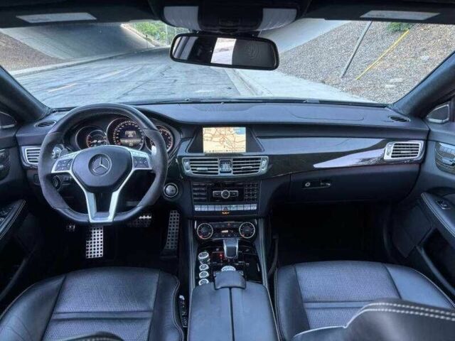 Серый Мерседес CLS серия, объемом двигателя 5.5 л и пробегом 143 тыс. км за 14300 $, фото 8 на Automoto.ua