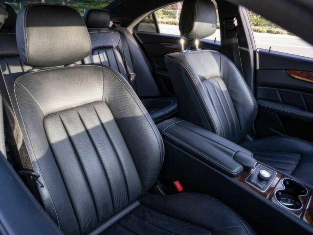 Серый Мерседес CLS серия, объемом двигателя 4.7 л и пробегом 83 тыс. км за 9500 $, фото 10 на Automoto.ua