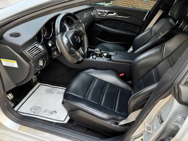 Серый Мерседес CLS серия, объемом двигателя 5.5 л и пробегом 89 тыс. км за 13300 $, фото 9 на Automoto.ua