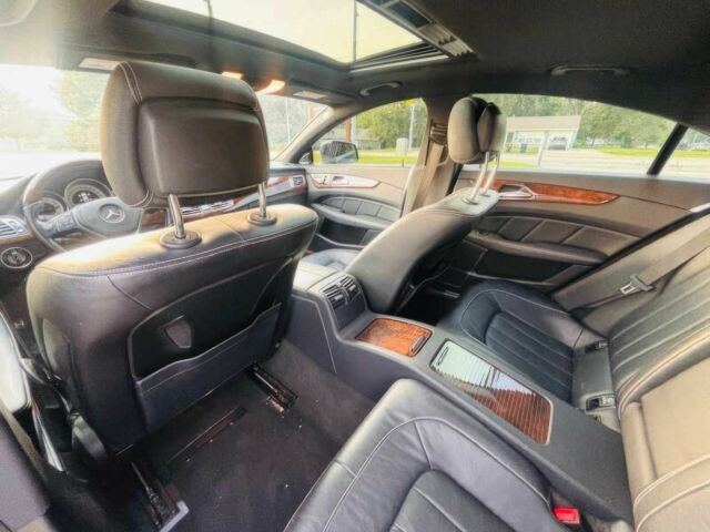 Сірий Мерседес CLS серия, об'ємом двигуна 4.7 л та пробігом 89 тис. км за 5000 $, фото 8 на Automoto.ua