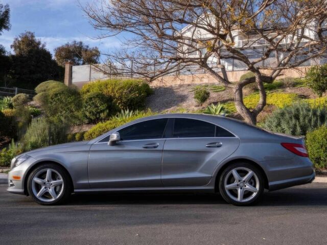 Серый Мерседес CLS серия, объемом двигателя 4.7 л и пробегом 83 тыс. км за 9500 $, фото 4 на Automoto.ua