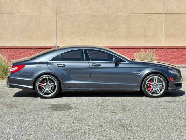 Серый Мерседес CLS серия, объемом двигателя 5.5 л и пробегом 143 тыс. км за 14300 $, фото 7 на Automoto.ua