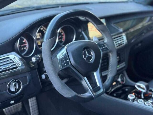 Серый Мерседес CLS серия, объемом двигателя 5.5 л и пробегом 143 тыс. км за 14300 $, фото 9 на Automoto.ua