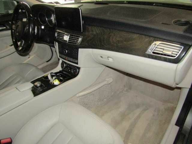 Серый Мерседес CLS серия, объемом двигателя 0 л и пробегом 200 тыс. км за 14500 $, фото 12 на Automoto.ua