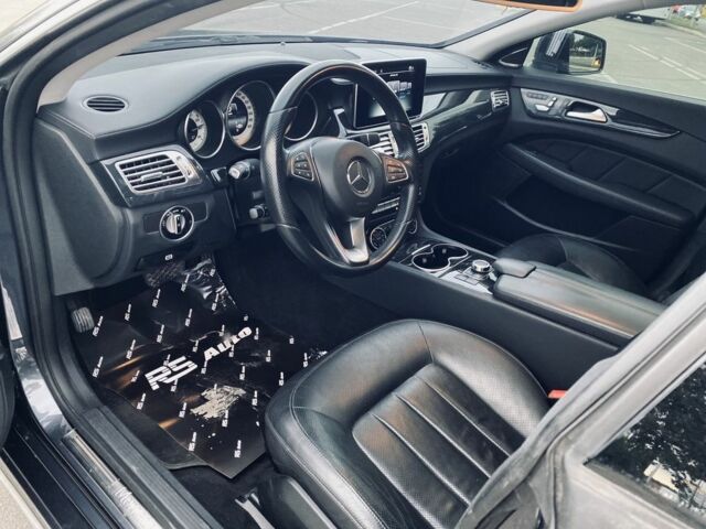 Серый Мерседес CLS серия, объемом двигателя 3 л и пробегом 107 тыс. км за 29000 $, фото 1 на Automoto.ua