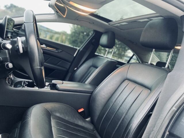 Серый Мерседес CLS серия, объемом двигателя 3 л и пробегом 107 тыс. км за 29000 $, фото 2 на Automoto.ua