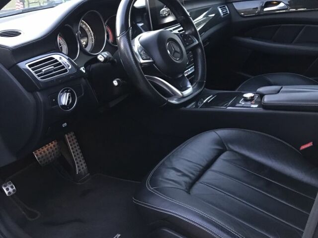 Сірий Мерседес CLS серия, об'ємом двигуна 2.2 л та пробігом 275 тис. км за 23900 $, фото 5 на Automoto.ua