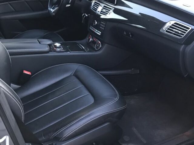 Сірий Мерседес CLS серия, об'ємом двигуна 2.2 л та пробігом 275 тис. км за 23900 $, фото 7 на Automoto.ua